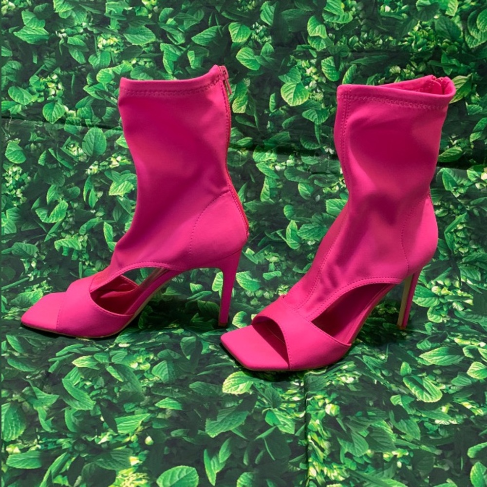 Pink Heels - Picture 2 of 6
